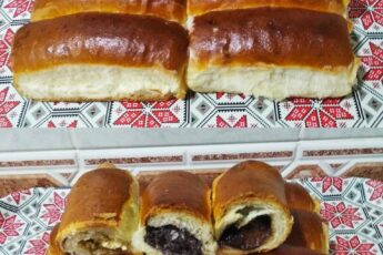 Chifle foarte pufoase cu mac, brânză și ciocolată. Nu te poți opri din mâncat! O bunătate 😋😋😋 Ca acelea pe care le cocea bunica în copilărie.